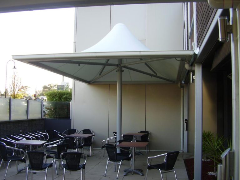 Knox Club Convention Courtyard